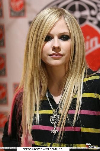 Poze - bia_th - •�•Avril Lavigne•�•