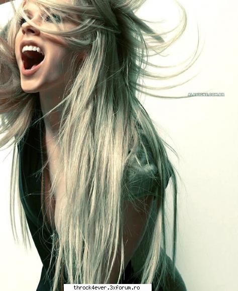 Poze - roxy - •�•Avril Lavigne•�•