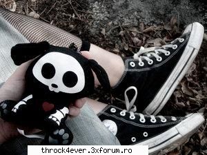 Poze emo - roxy - •�•Emo•�•